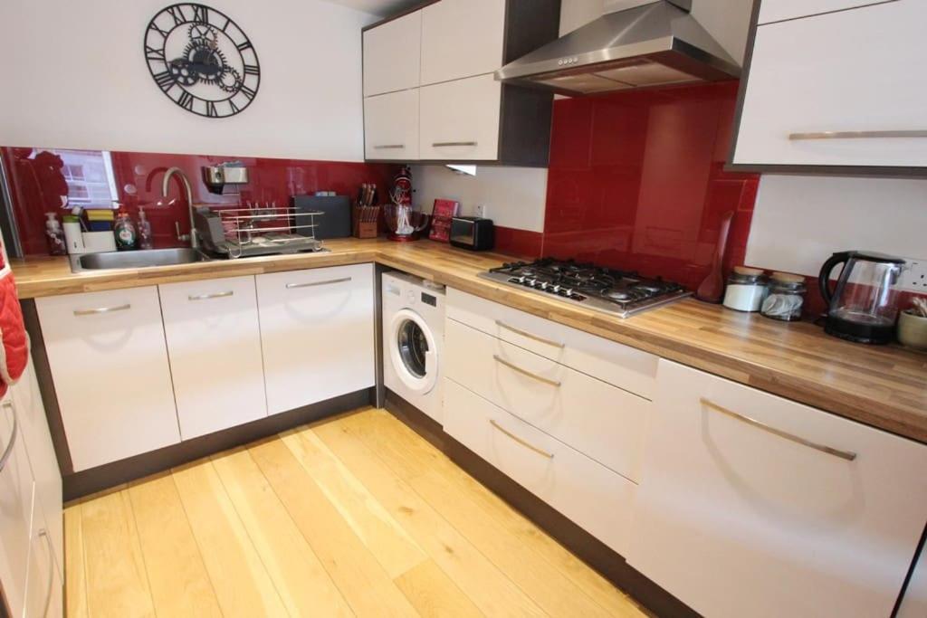 Spacious 2 Bed, 2 Bath Apartment -The Shore, Leith EDI Eksteriør billede